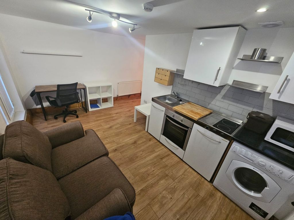 Additional image 4 of 1 bed flat to rentLeckwith Road, Cardiff CF11