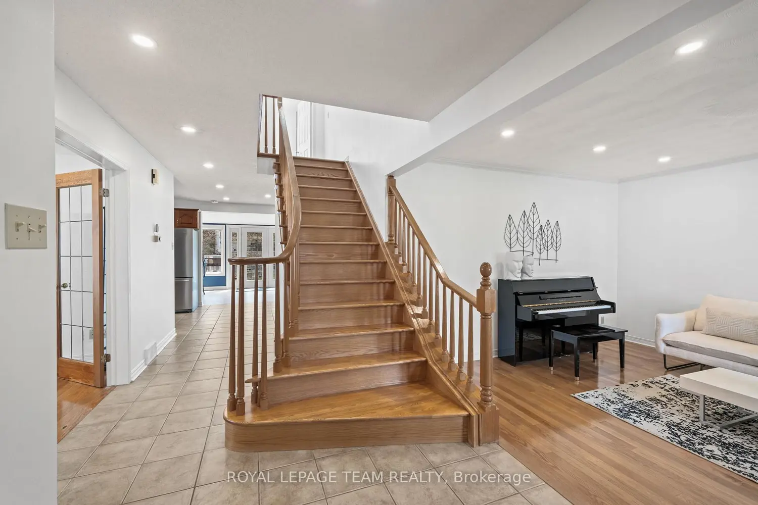 1360 Gaultois Avenue photo 2