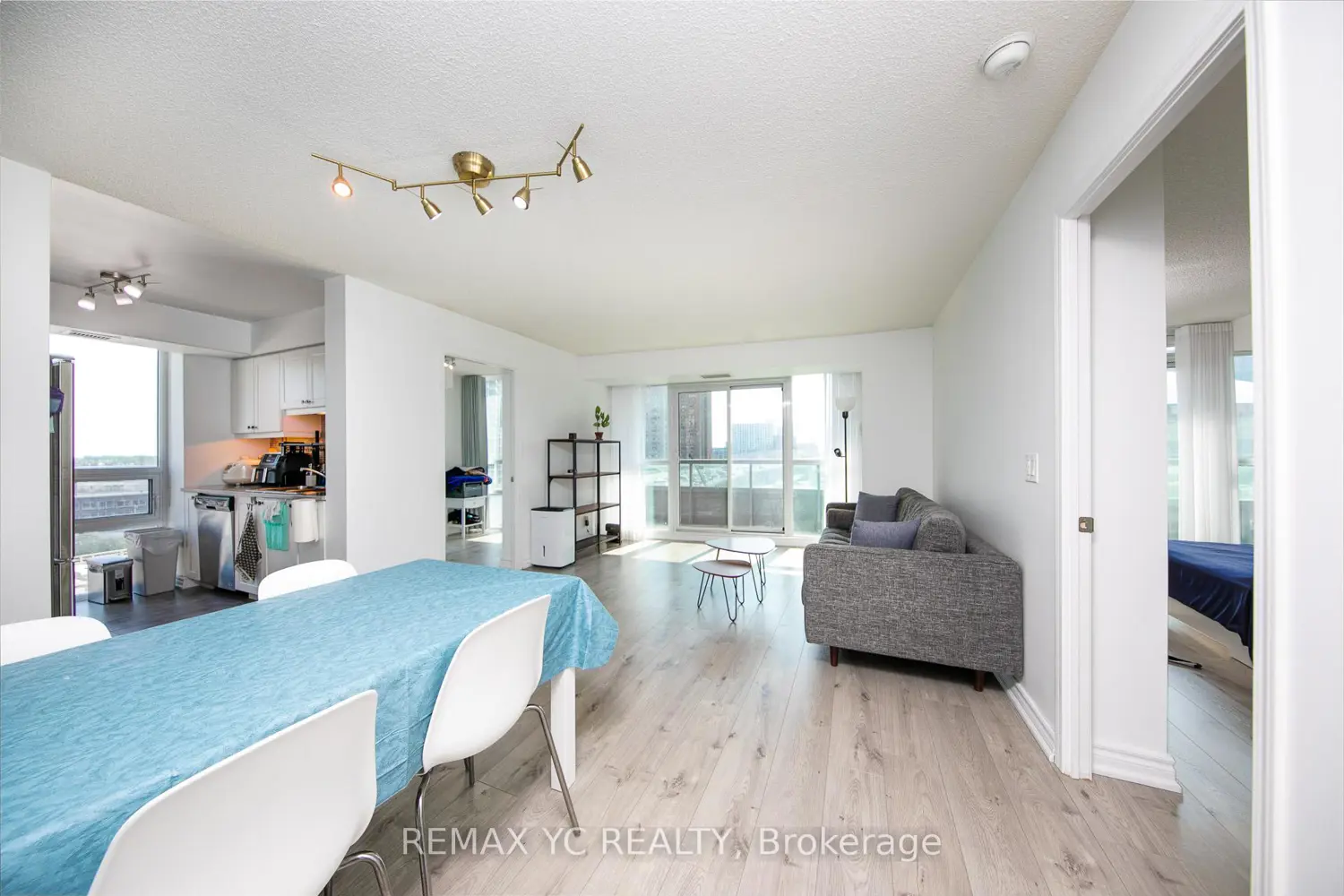 25 Lower Simcoe Street 808 photo 5