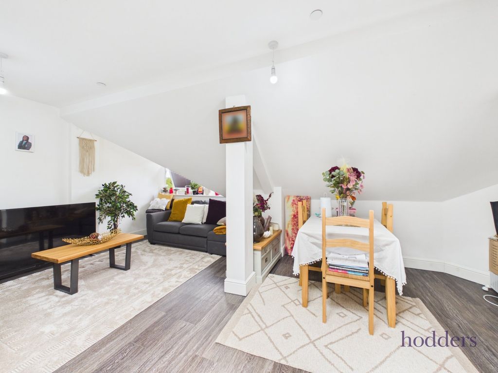 Additional image 14 of 2 bed flat to rentFour Corners Chertsey, Pound Road, Chertsey KT16