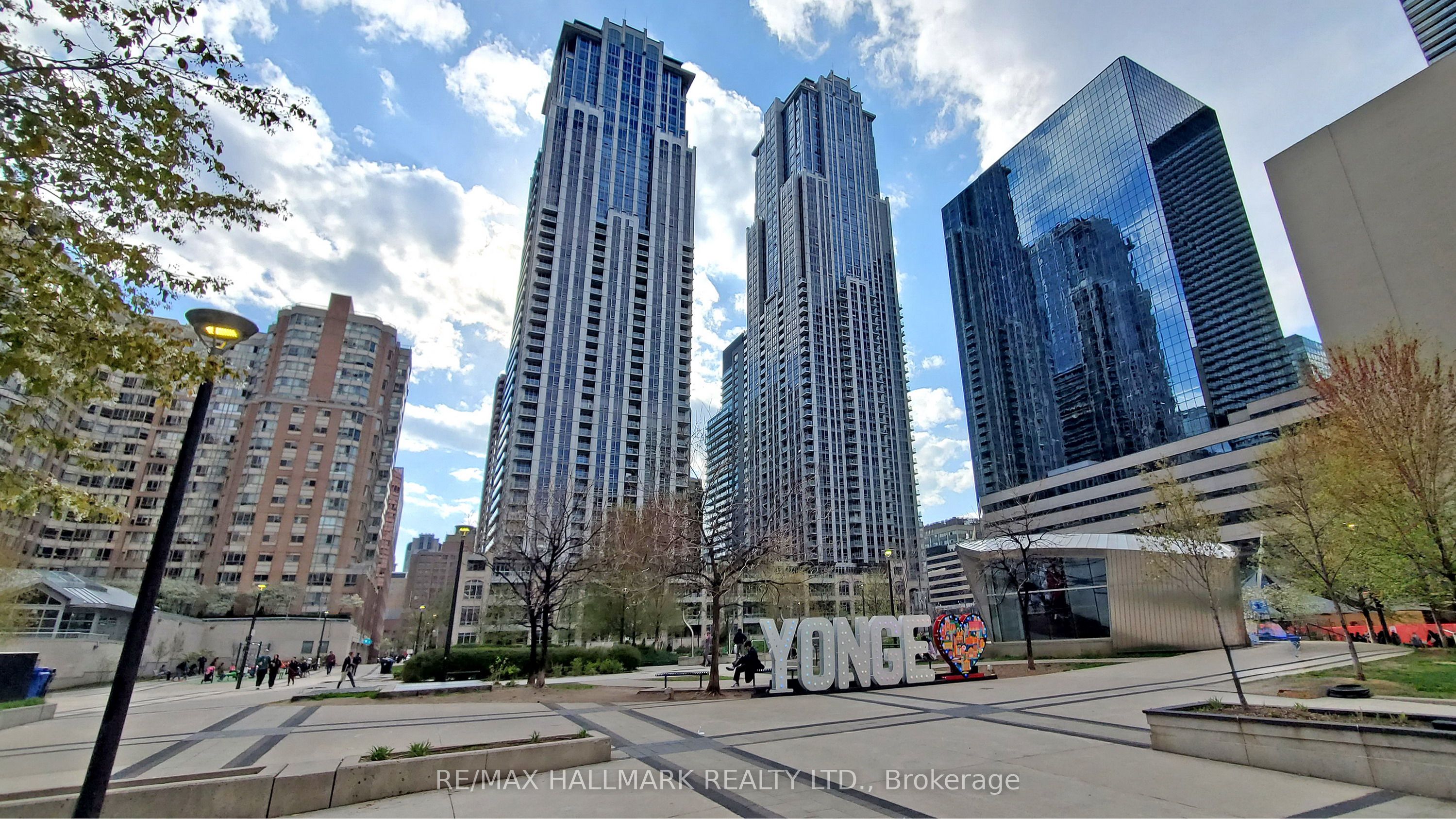 49-384 Yonge Street, Toronto, ON, M5B 1S8