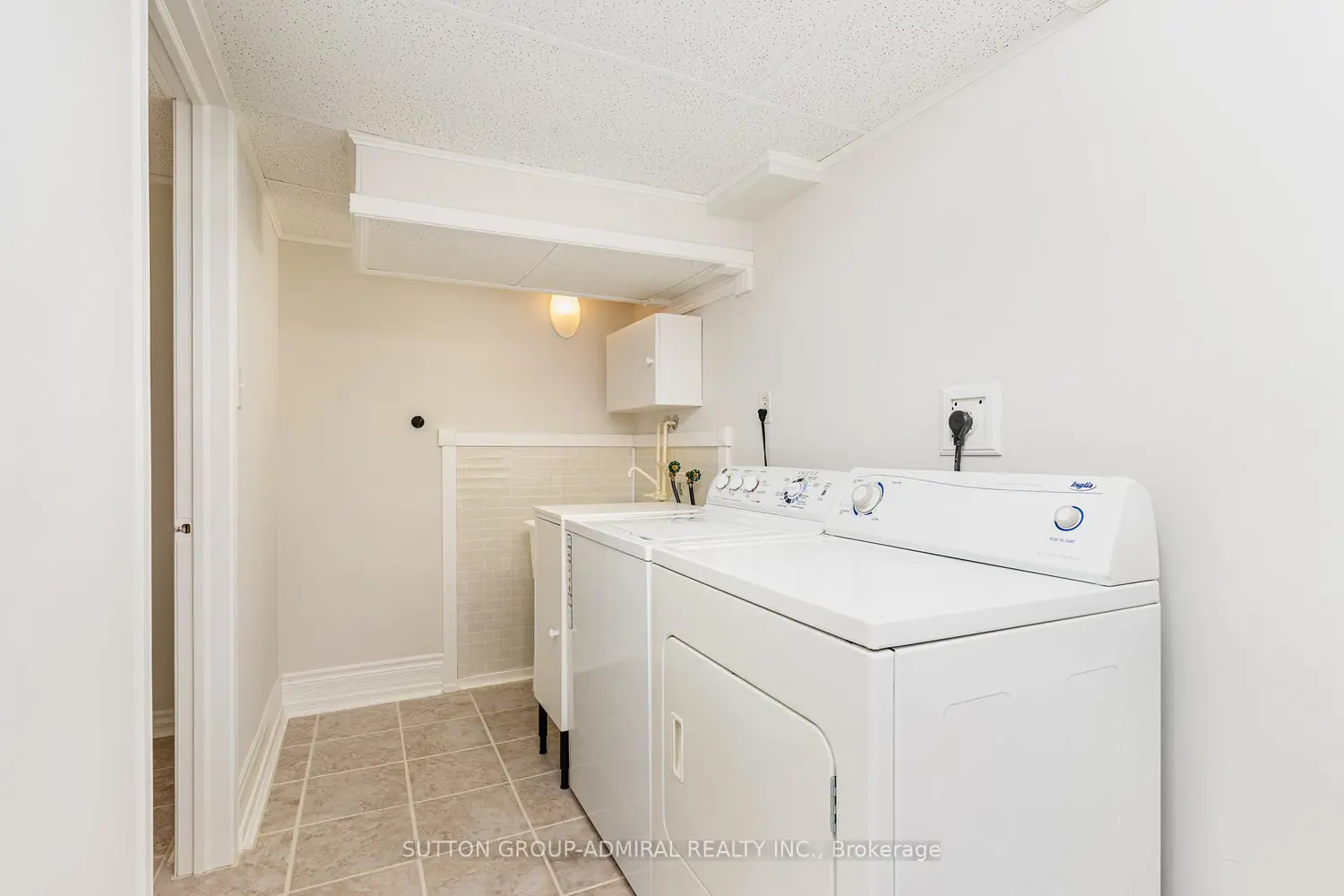 Additional image 4 of 2225 Amberglen Court