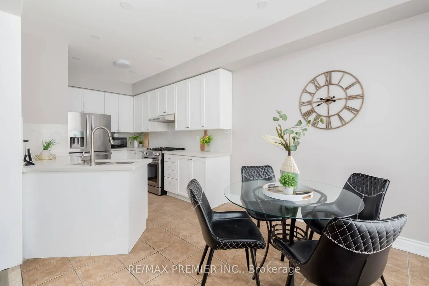Additional image 9 of 140 Dolce Crescent