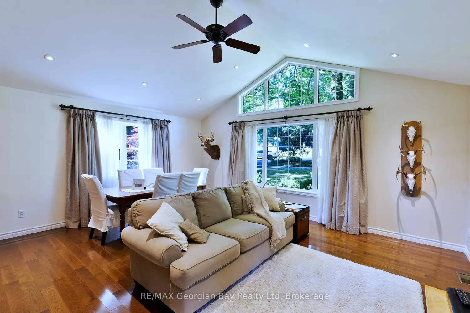 133 Timcourt Drive photo 5