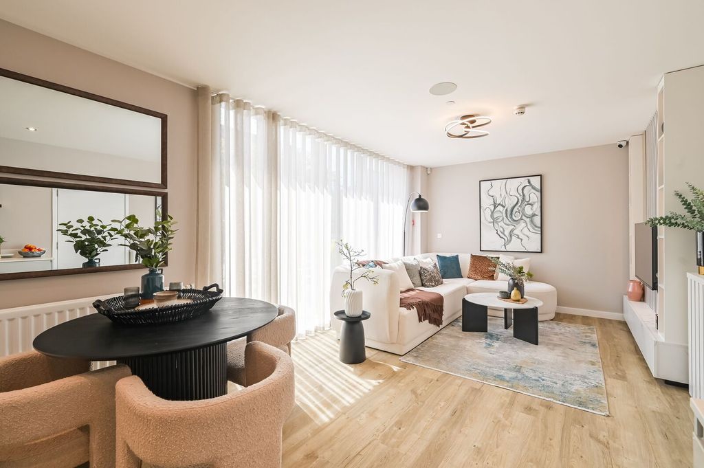 Additional image 8 of 3 bed flat for salePark Quarter, Barnet EN4