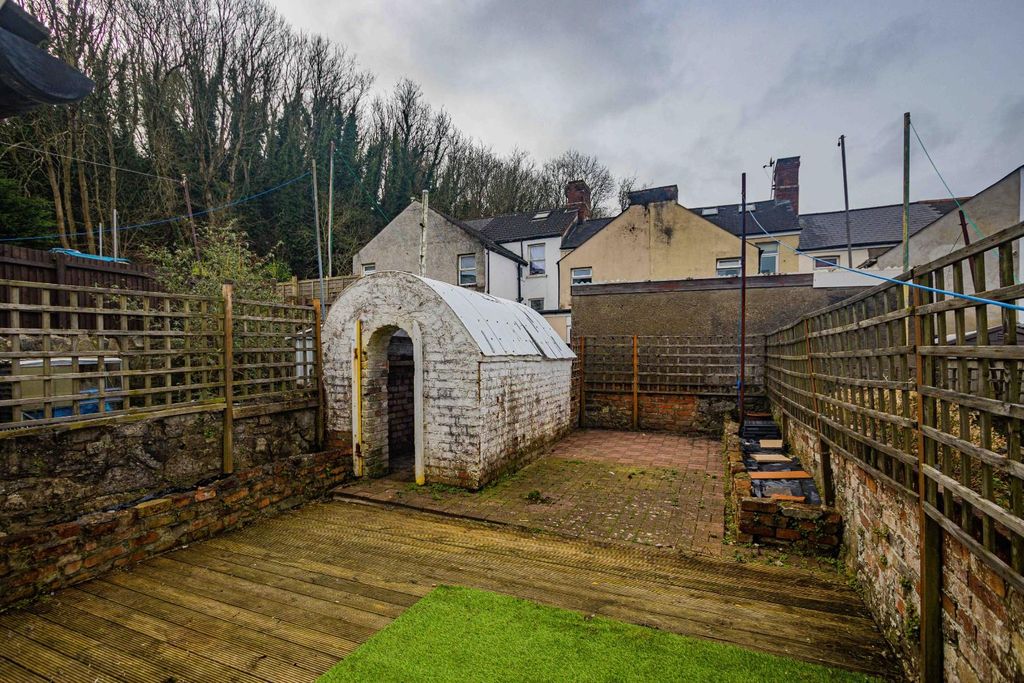 Additional image 10 of 2 bed terraced house to rentHarriet Street, Penarth CF64