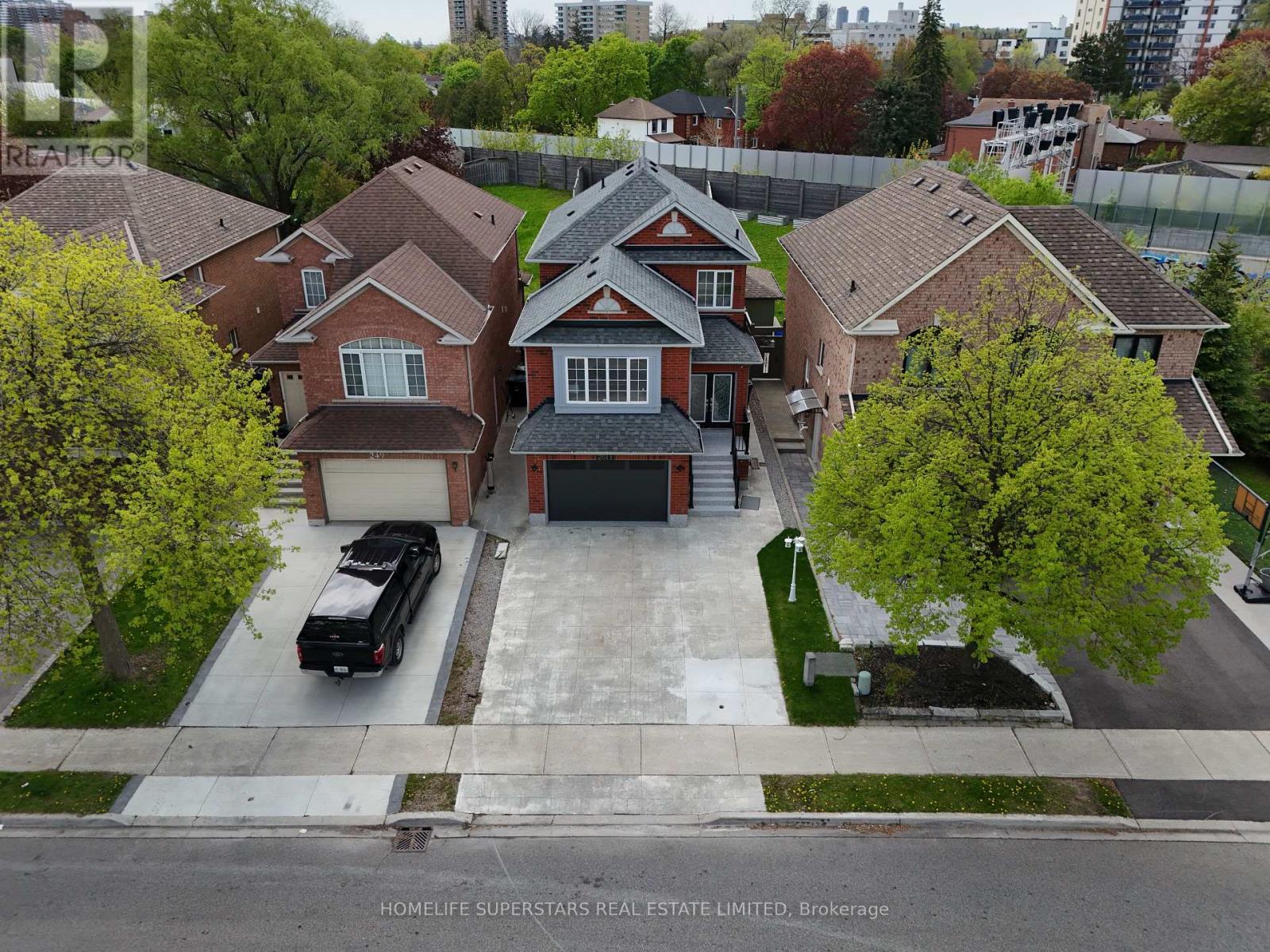 251 Queenslea Avenue, Toronto, ON, M9N3X4