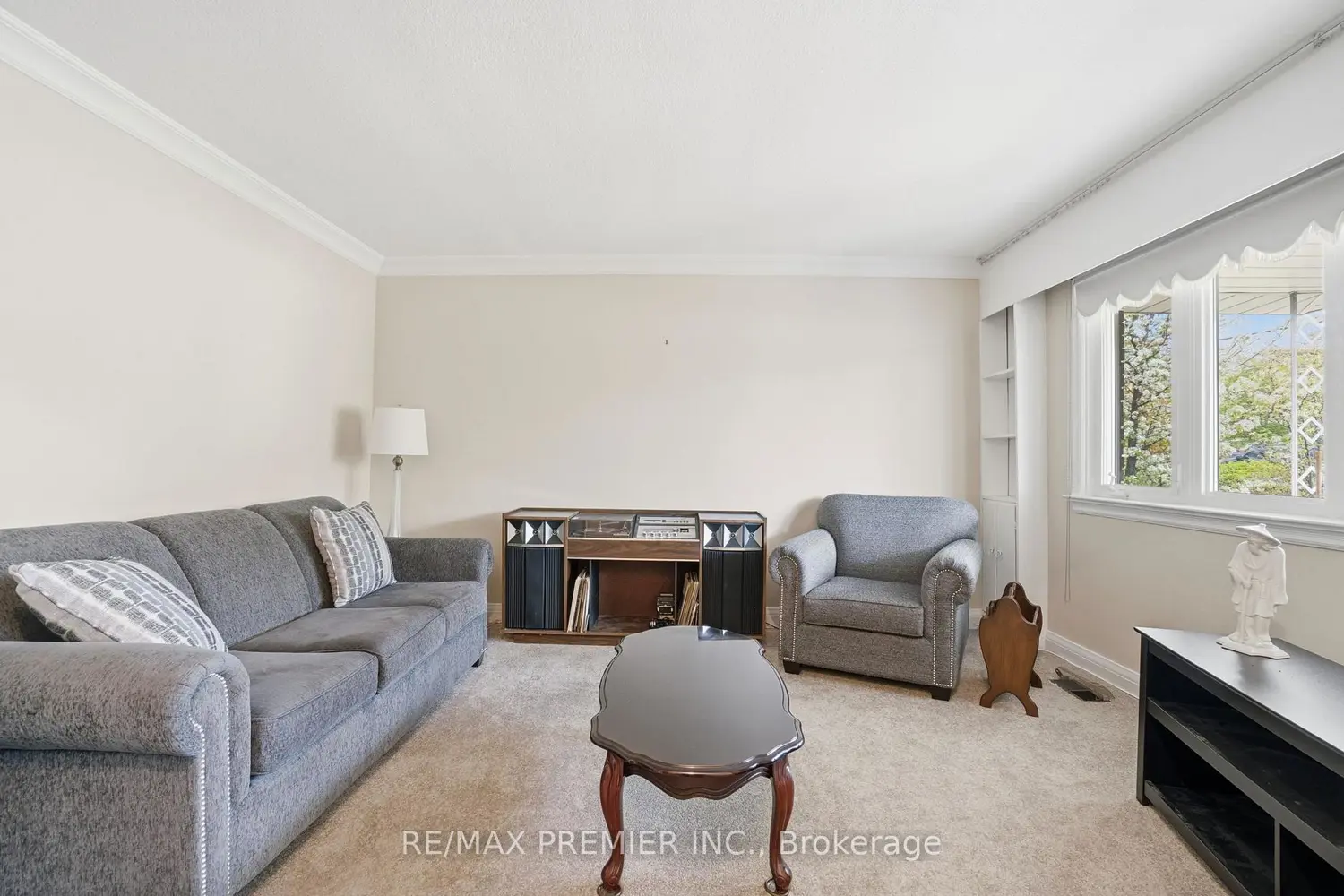436 Rustic Road photo 4