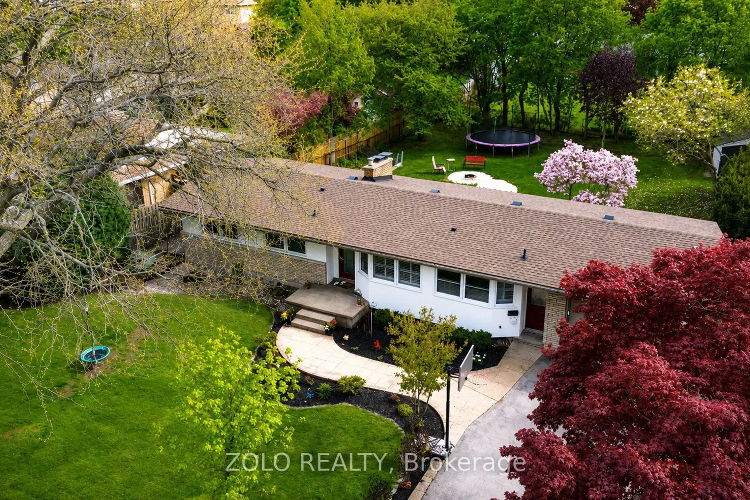 9 Brookside Avenue