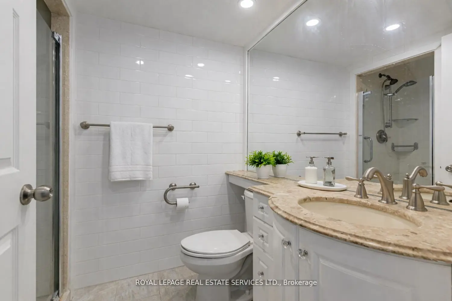 Additional image 11 of 3000 Bathurst Street 706