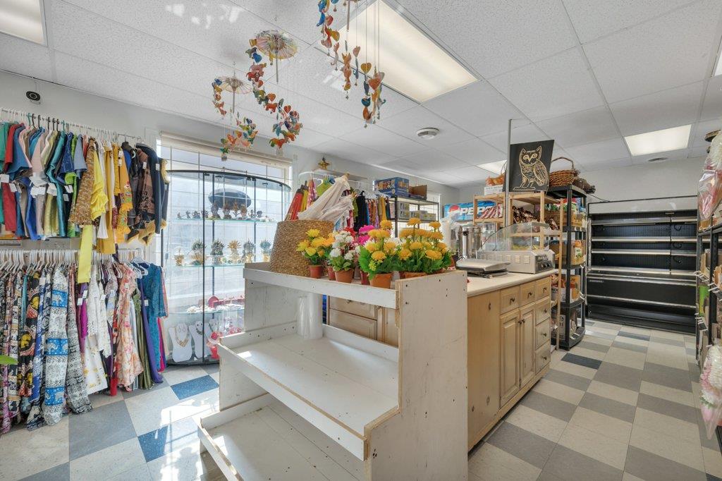 Additional image 4 of 12758 Fort Road, Edmonton, AB