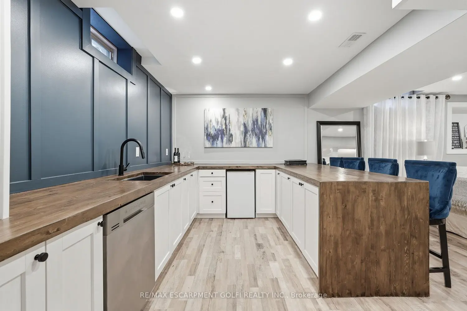Additional image 15 of 36 Pavilion Drive