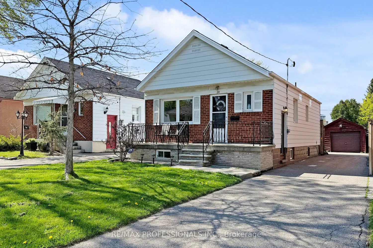 24 Braeburn Avenue