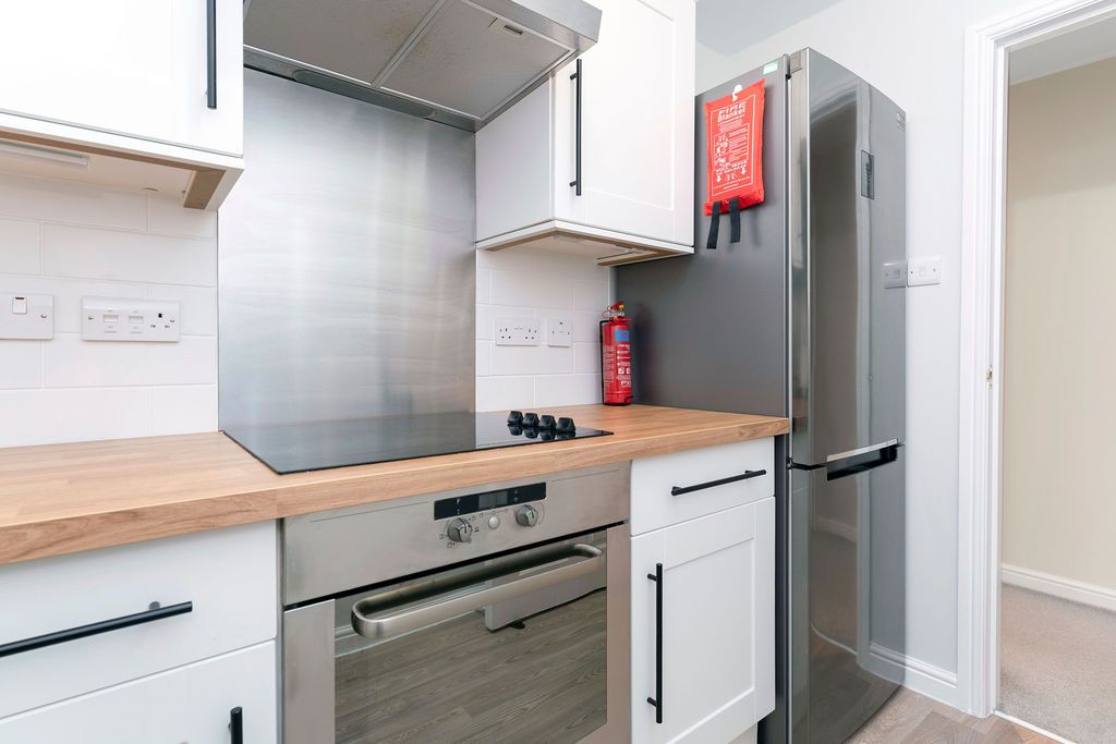 Additional image 4 of 2 bed flat to rentQueens Crescent, Livingston, West Lothian EH54