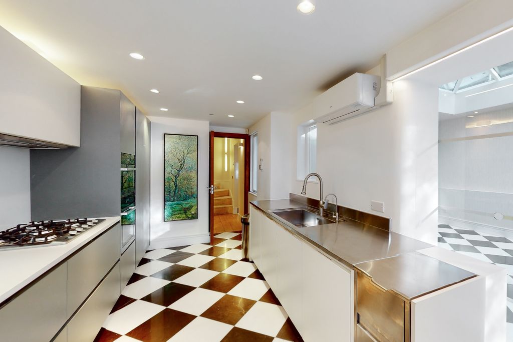 Additional image 9 of 11 bed block of flats for saleRutland Gate, Rutland Gate, London SW7