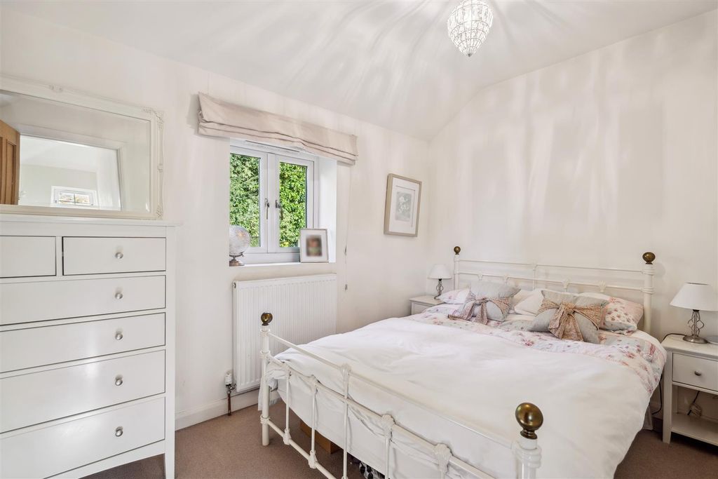 Additional image 6 of 3 bed end terrace house to rentKings Lane, Cookham, Maidenhead SL6