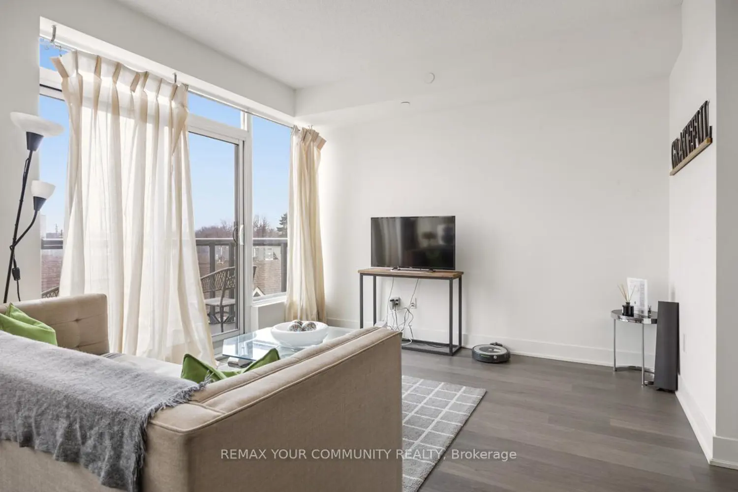 Additional image 7 of 7608 Yonge Street 518