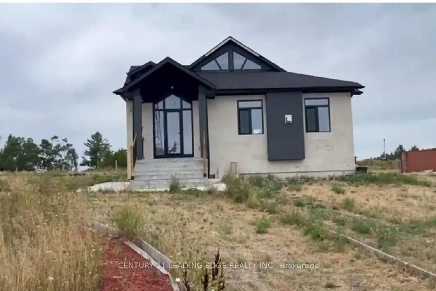 377 Montgomery Road photo 2