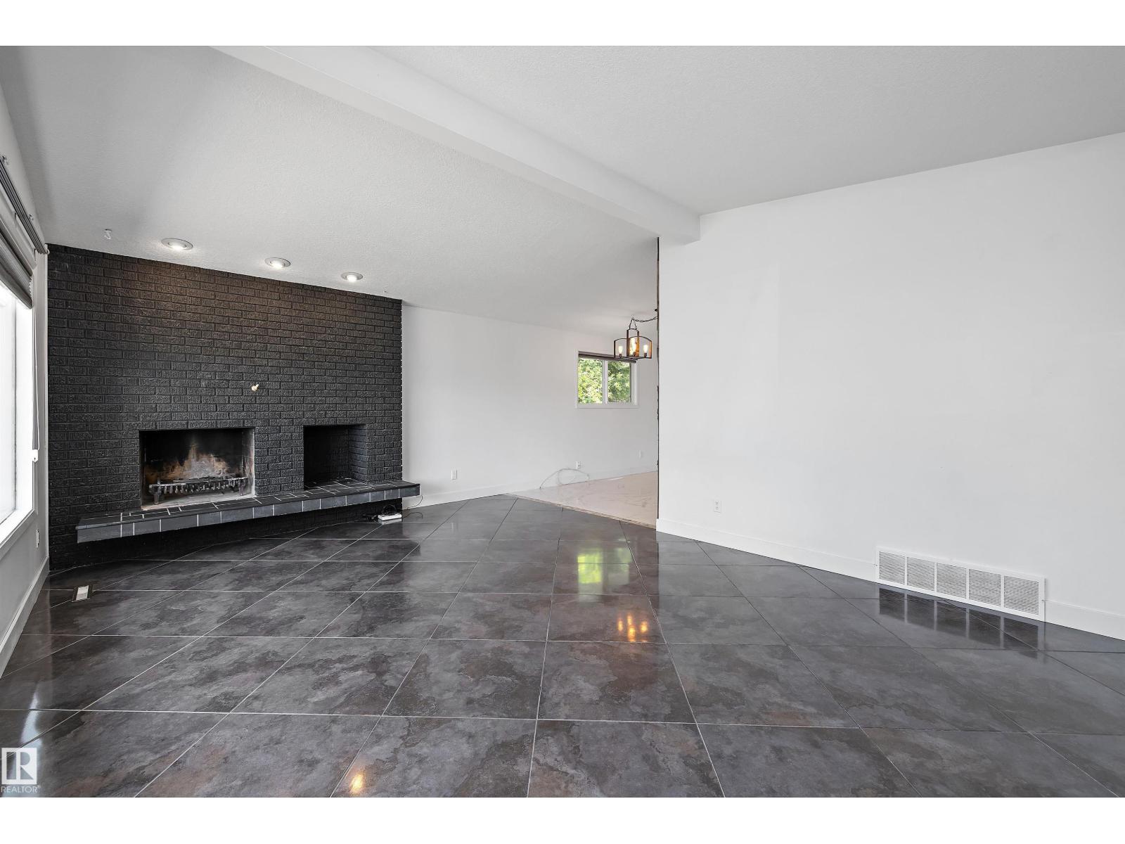 Additional image 3 of 11525 37a Avenue NW, Edmonton, AB, T6J0J6