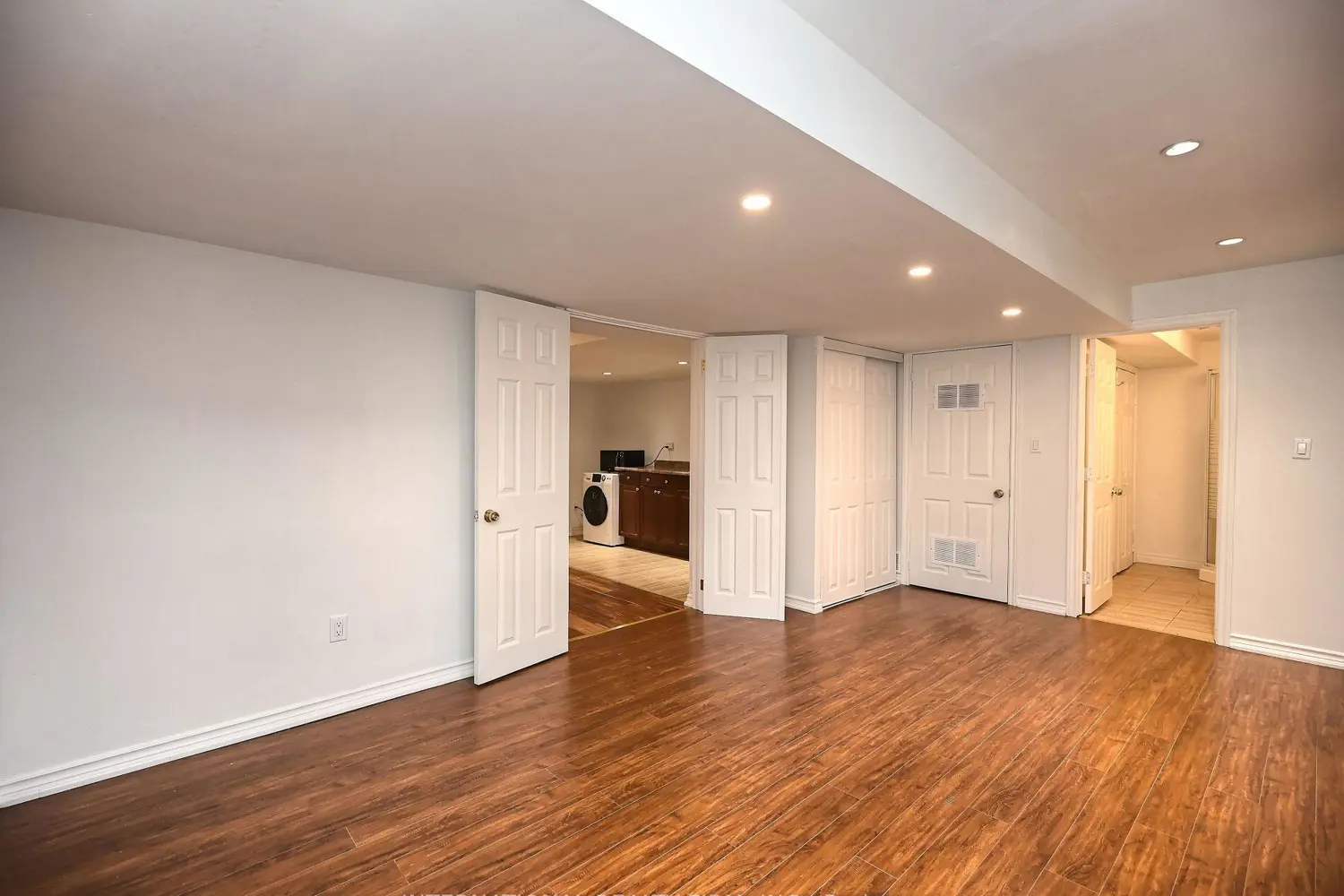 Additional image 19 of 2382 Falkland Crescent