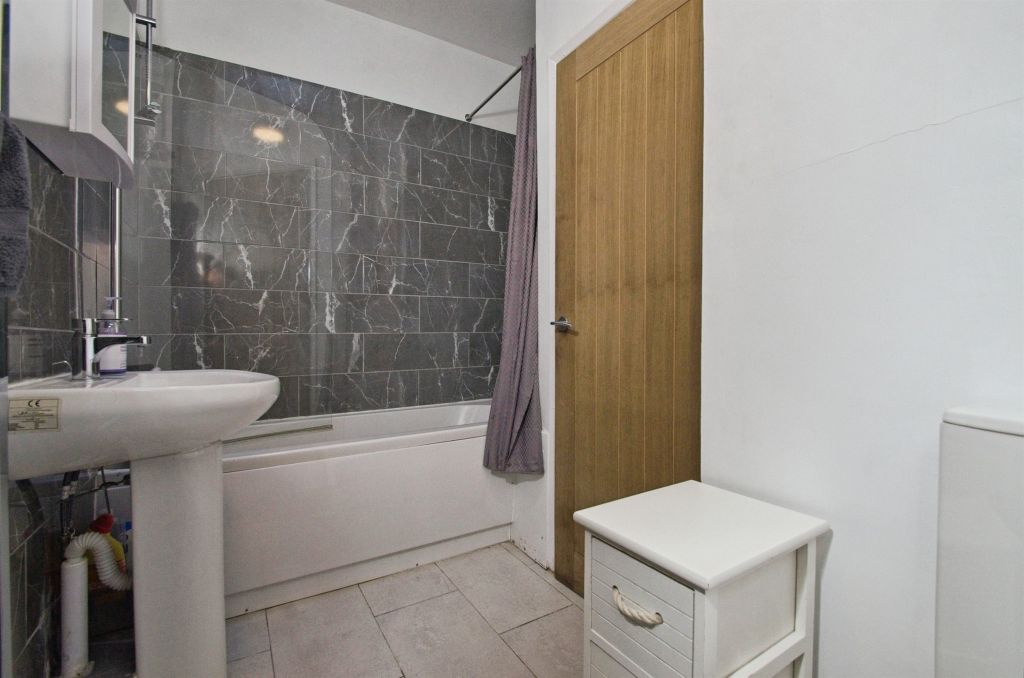 Additional image 2 of 4 bed terraced house to rentCaerau Road, Maesteg CF34