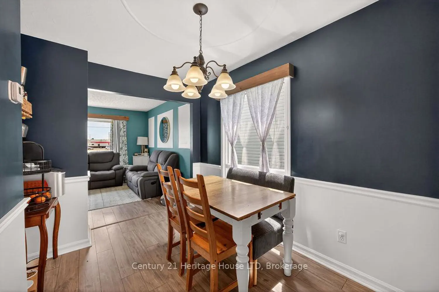 Additional image 9 of 211 Grantham Avenue