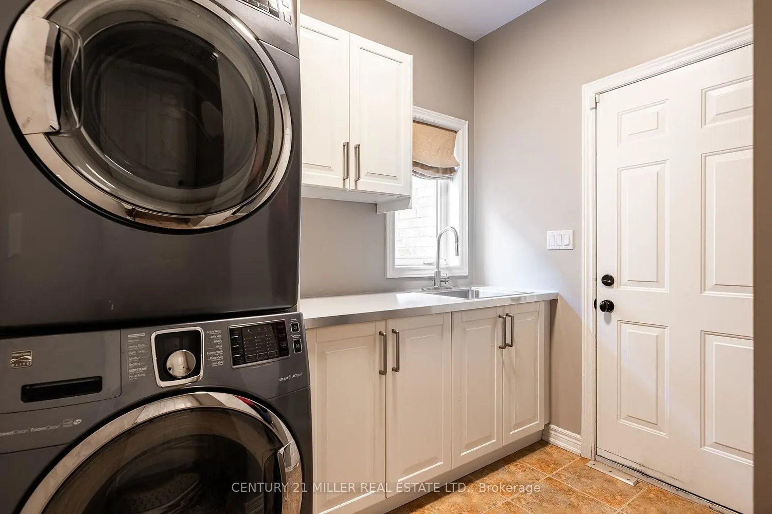 Additional image 8 of 1392 Clearwater Crescent