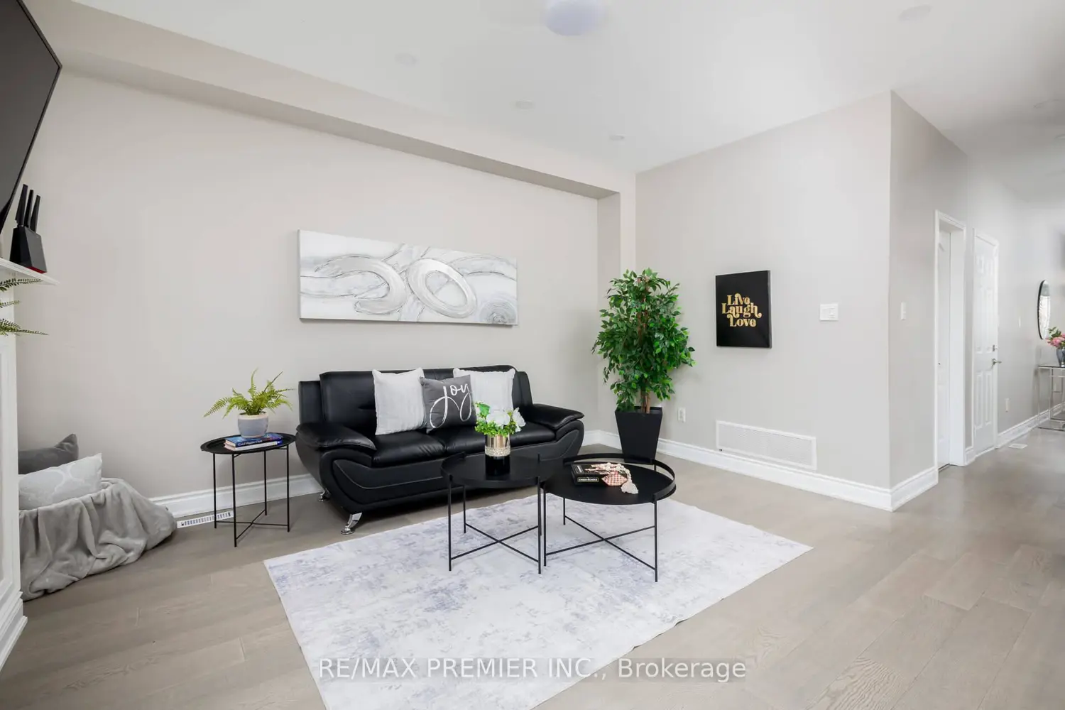Additional image 7 of 140 Dolce Crescent