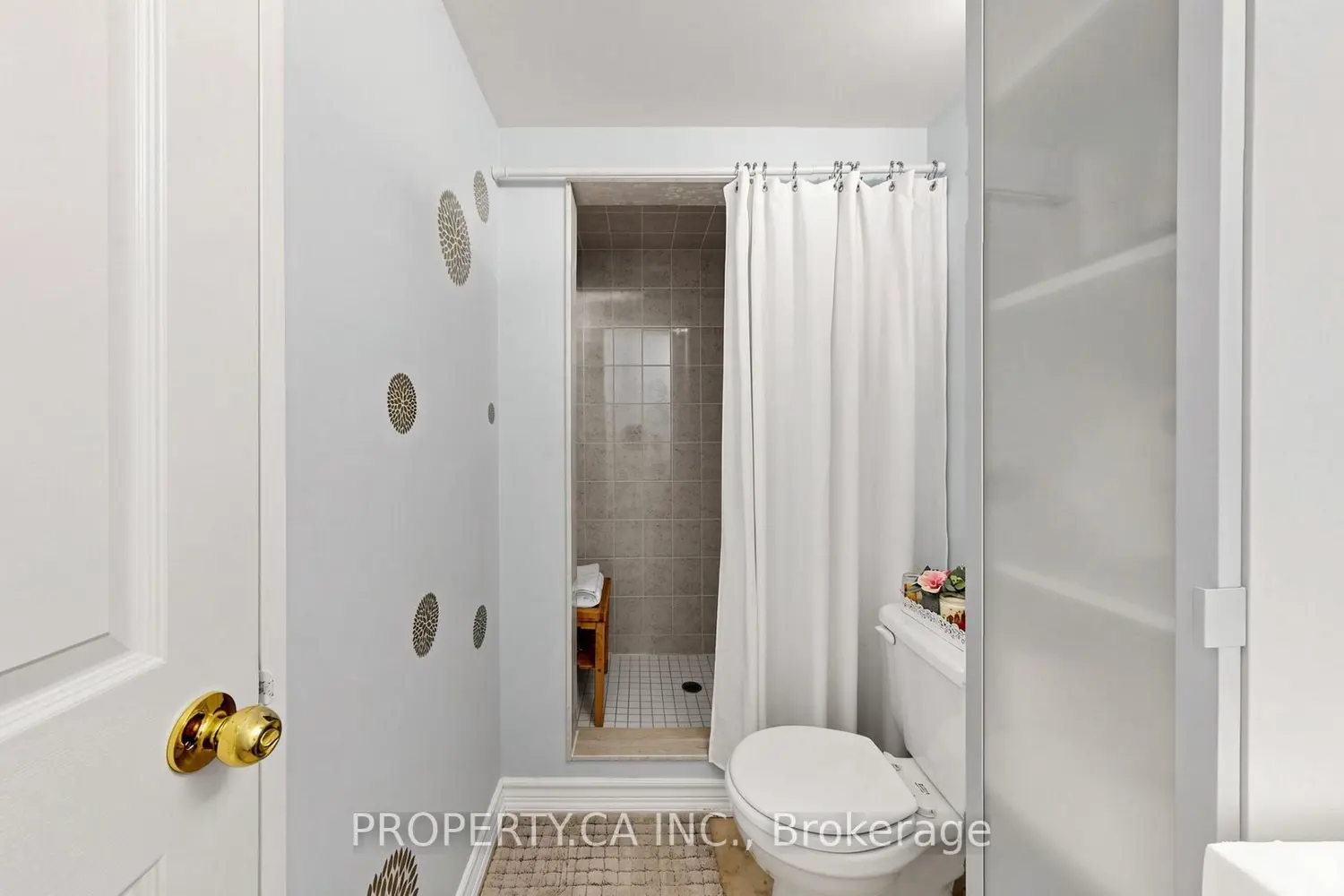 Additional image 13 of 7398 Yonge Street 107