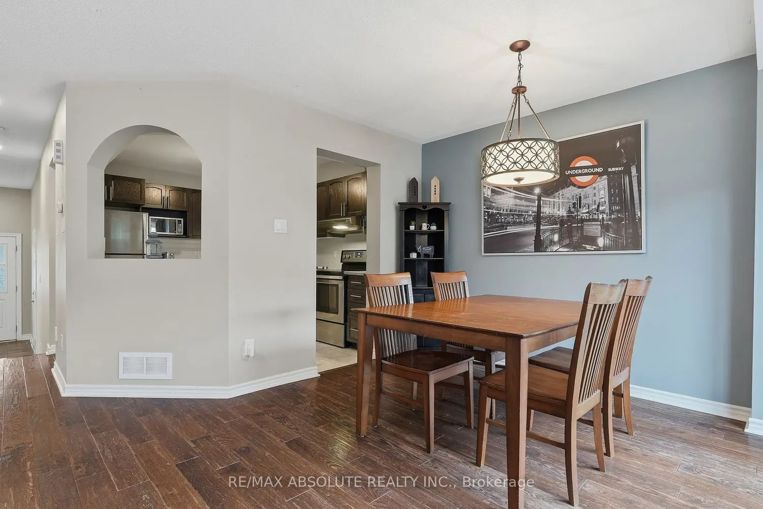 696 Trigoria Crescent photo 4