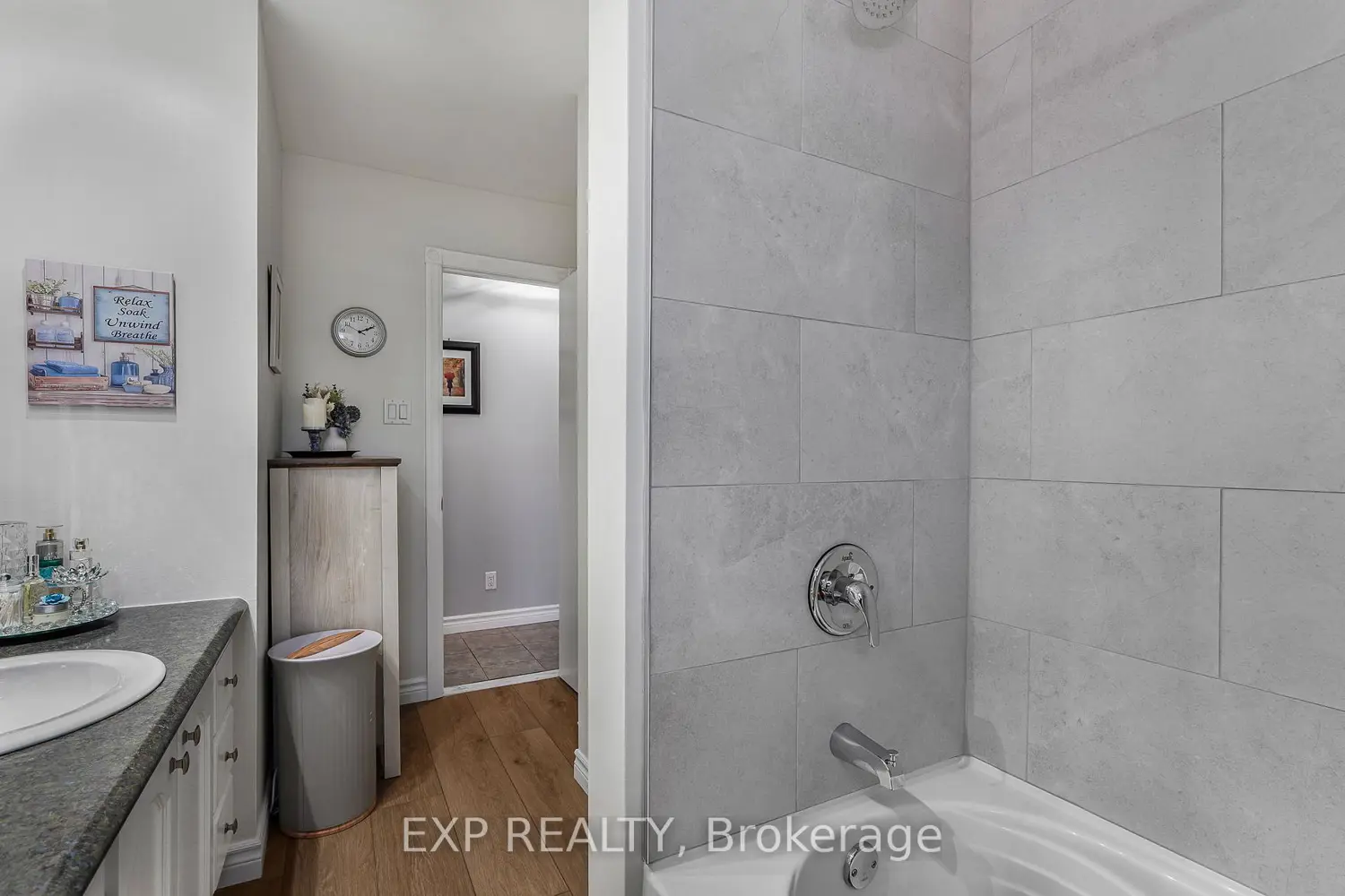 Additional image 6 of 905 Ghislain Street
