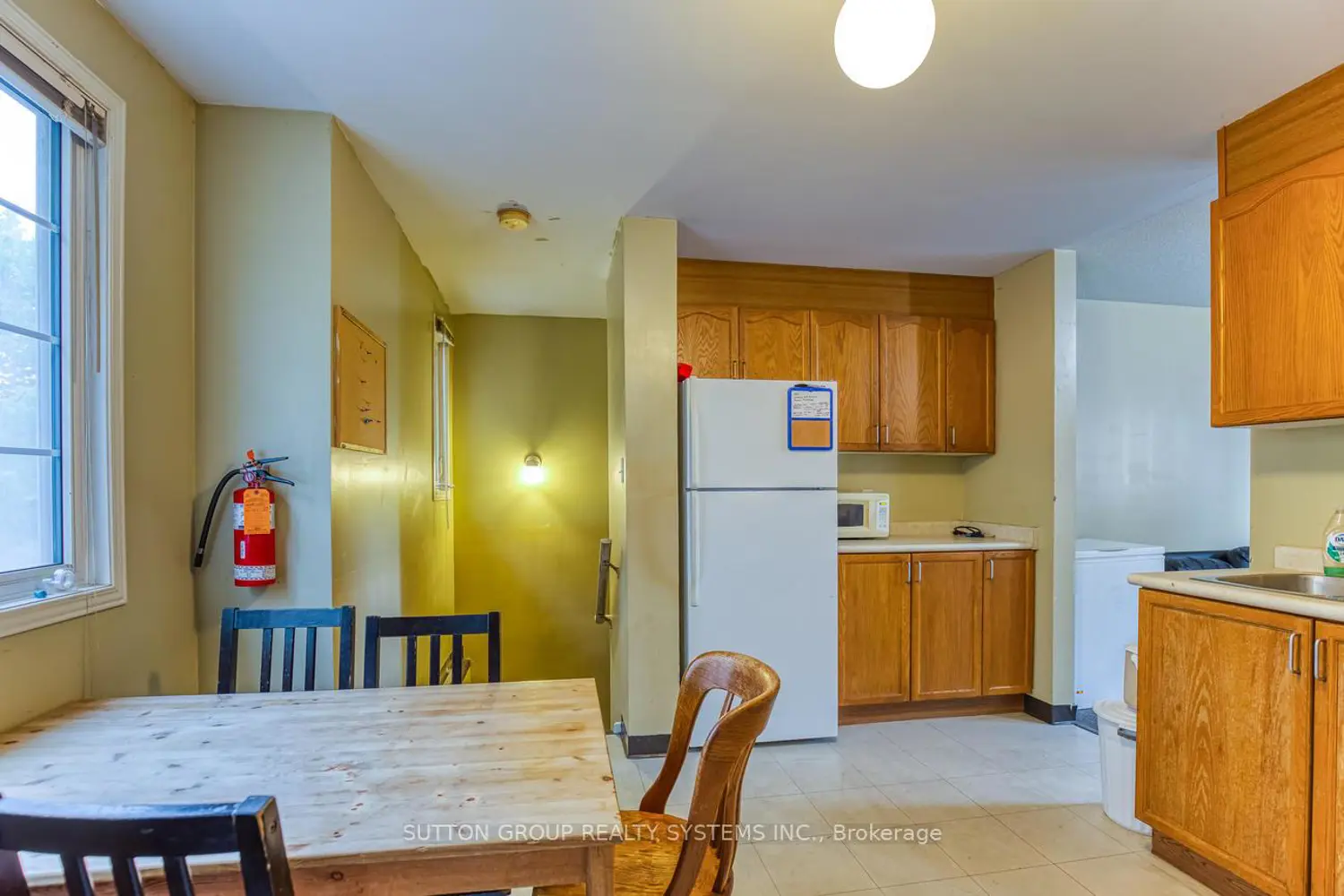 360 Erb Street photo 4