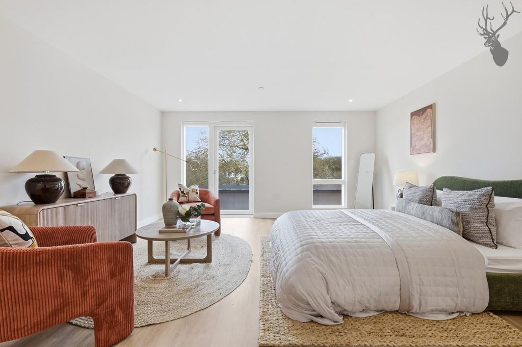 Additional image 14 of 2 bed flat for saleHigh Road, Chigwell IG7