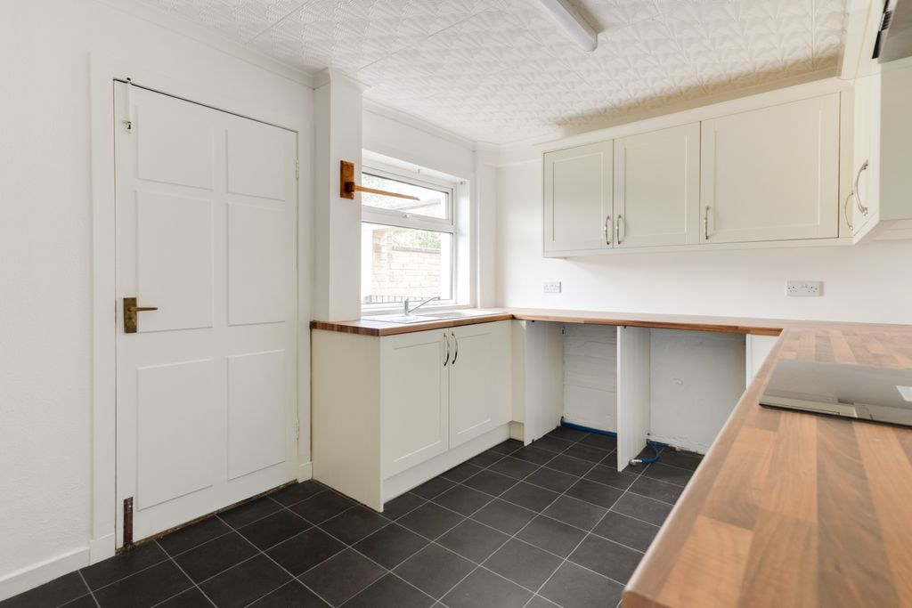 Additional image 8 of 3 bed semi-detached house to rentEarlsburn Avenue, Stirling FK7