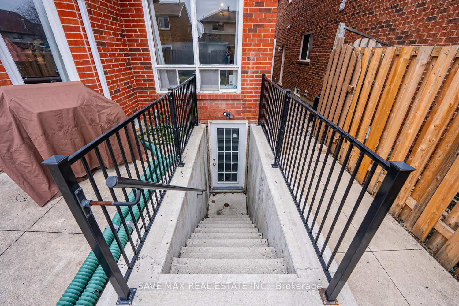 Additional image 16 of 30 Adirondack Crescent