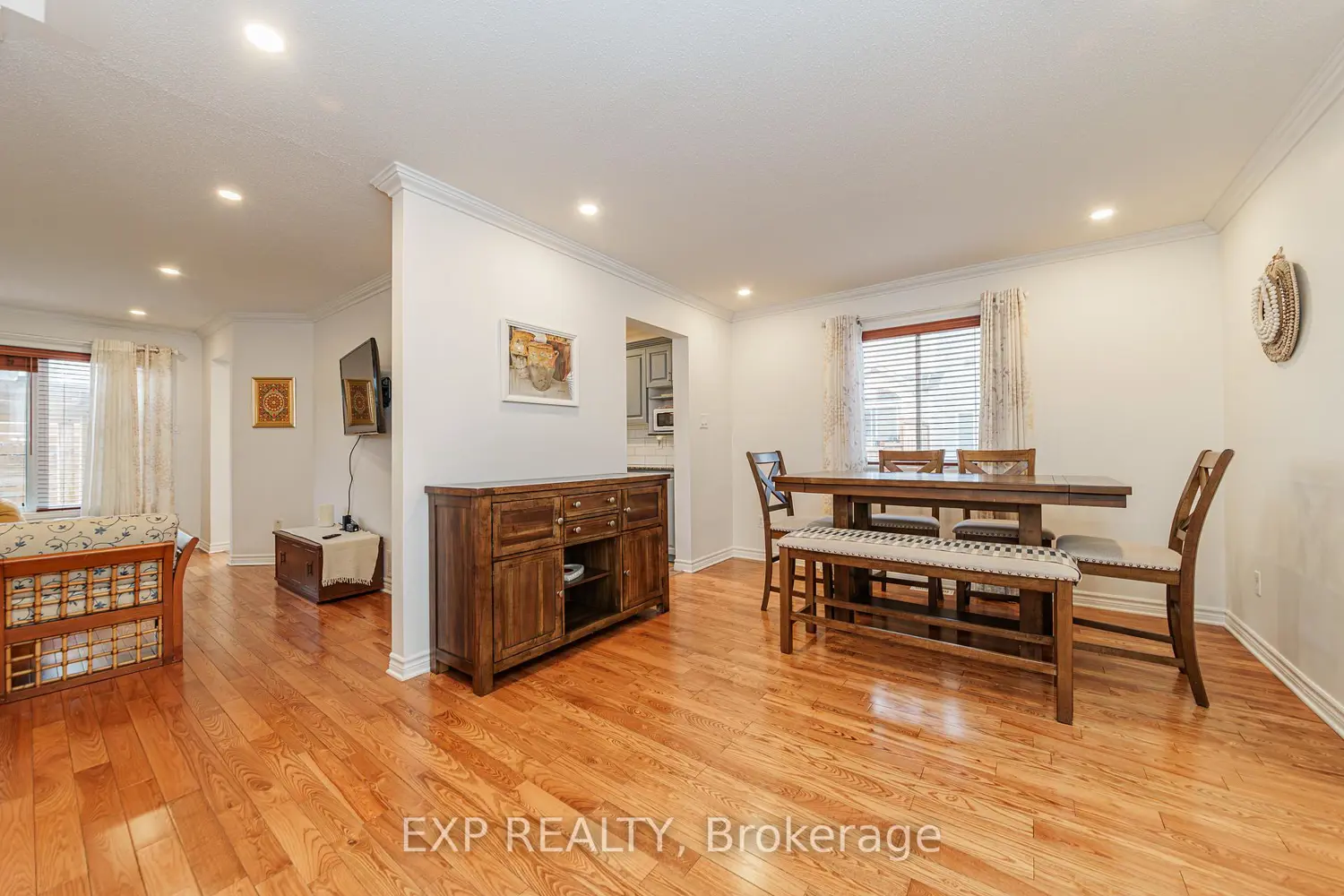 569 Aquaview Drive photo 2