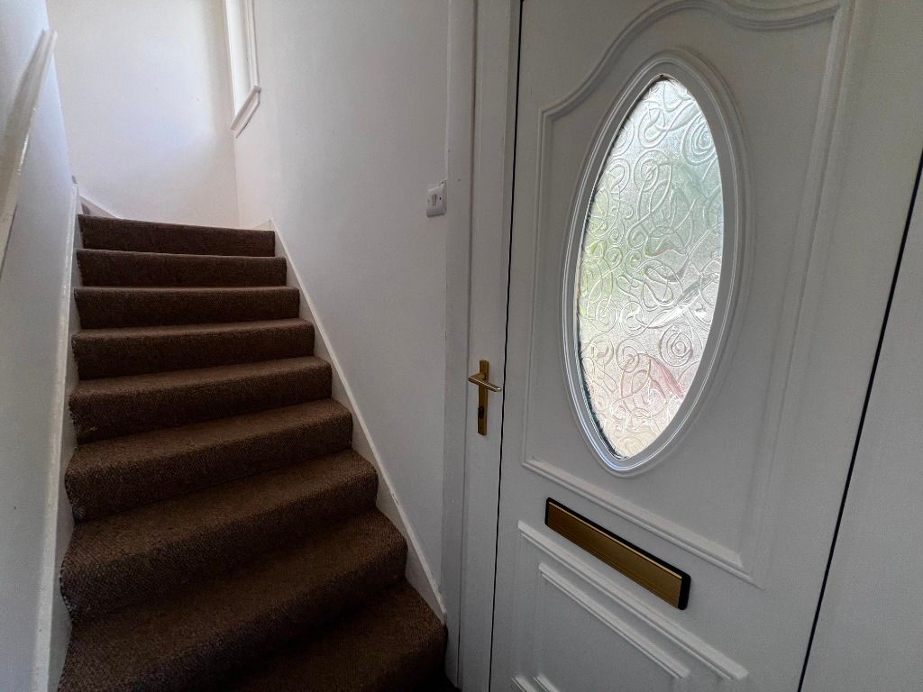 Additional image 2 of 3 bed flat to rentFitzalan Drive, Paisley, Renfrewshire PA3