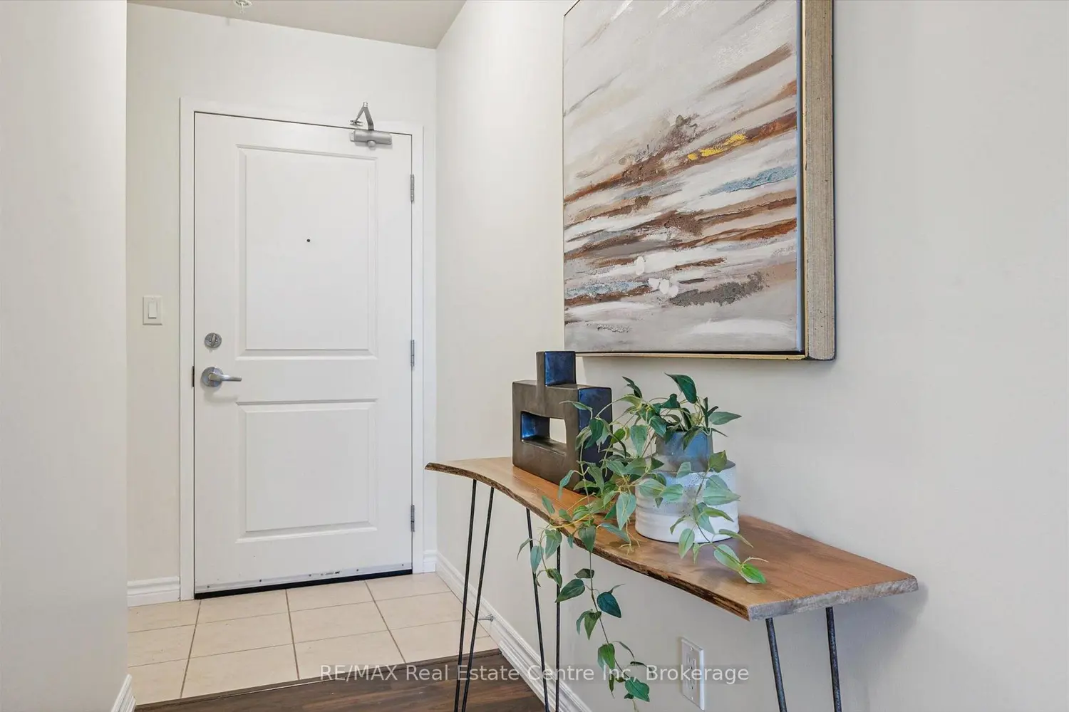 1280 Gordon Street 210 photo 4