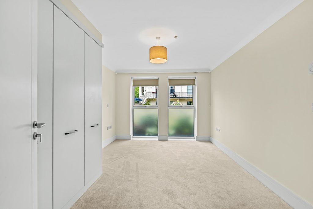 Additional image 10 of 1 bed property for saleLansdown Road, Cheltenham GL50