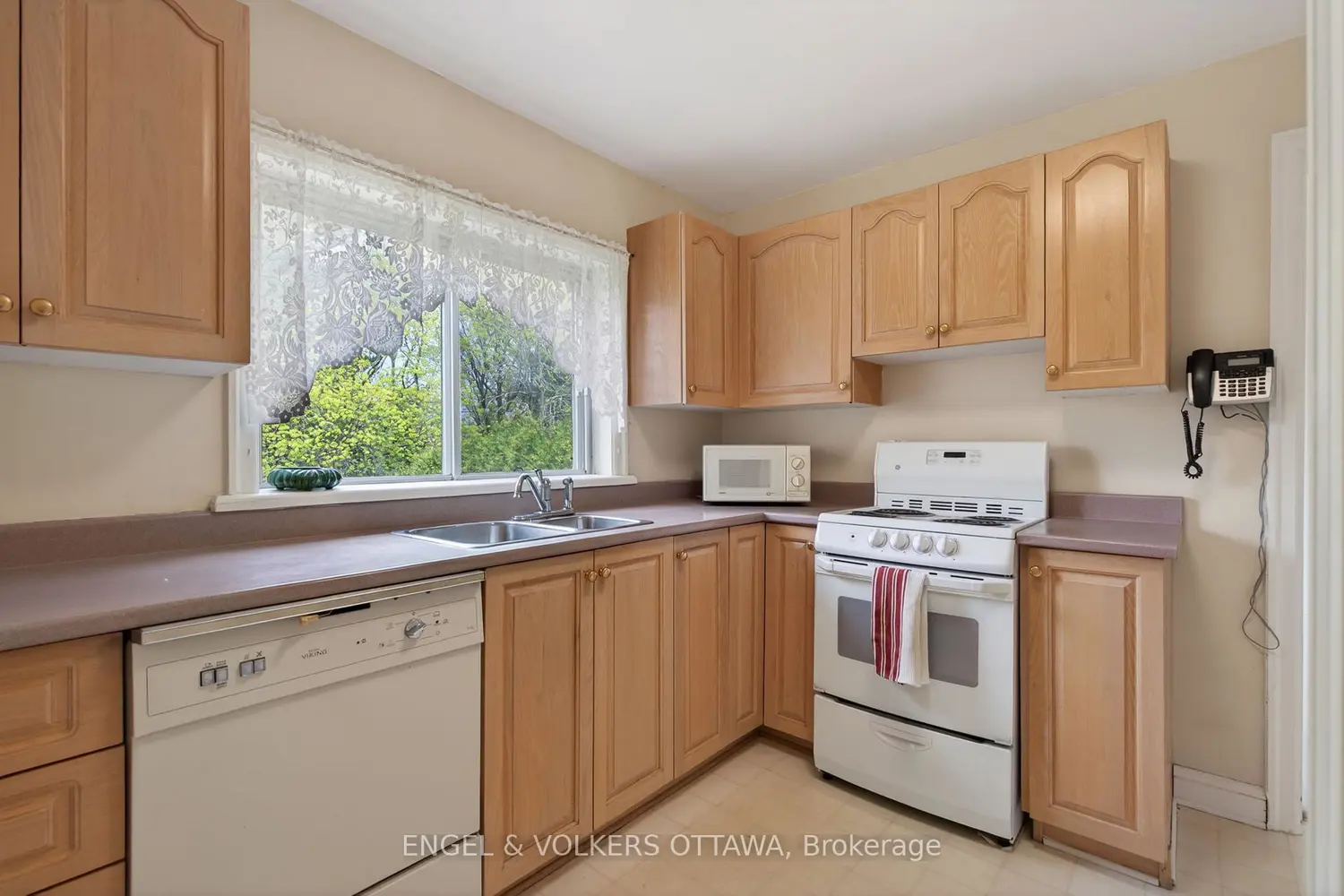 Additional image 7 of 1442 Cavendish Road