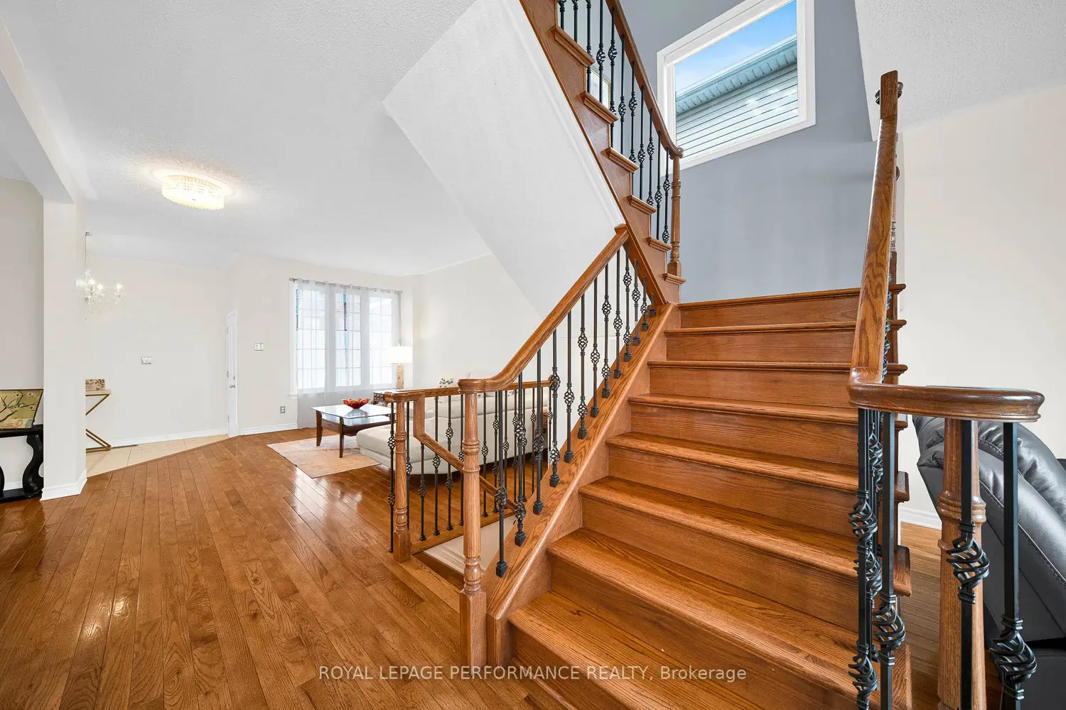 292 Rustic Hills Crescent photo 5