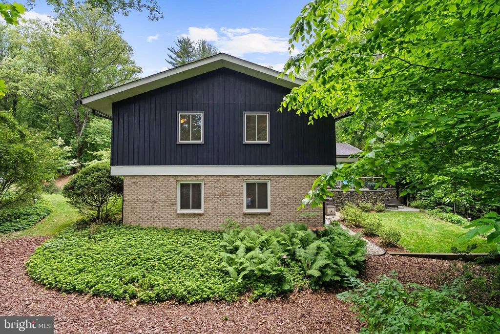 Additional image 6 of 8034 Park Overlook Drive, Bethesda, MD 20817