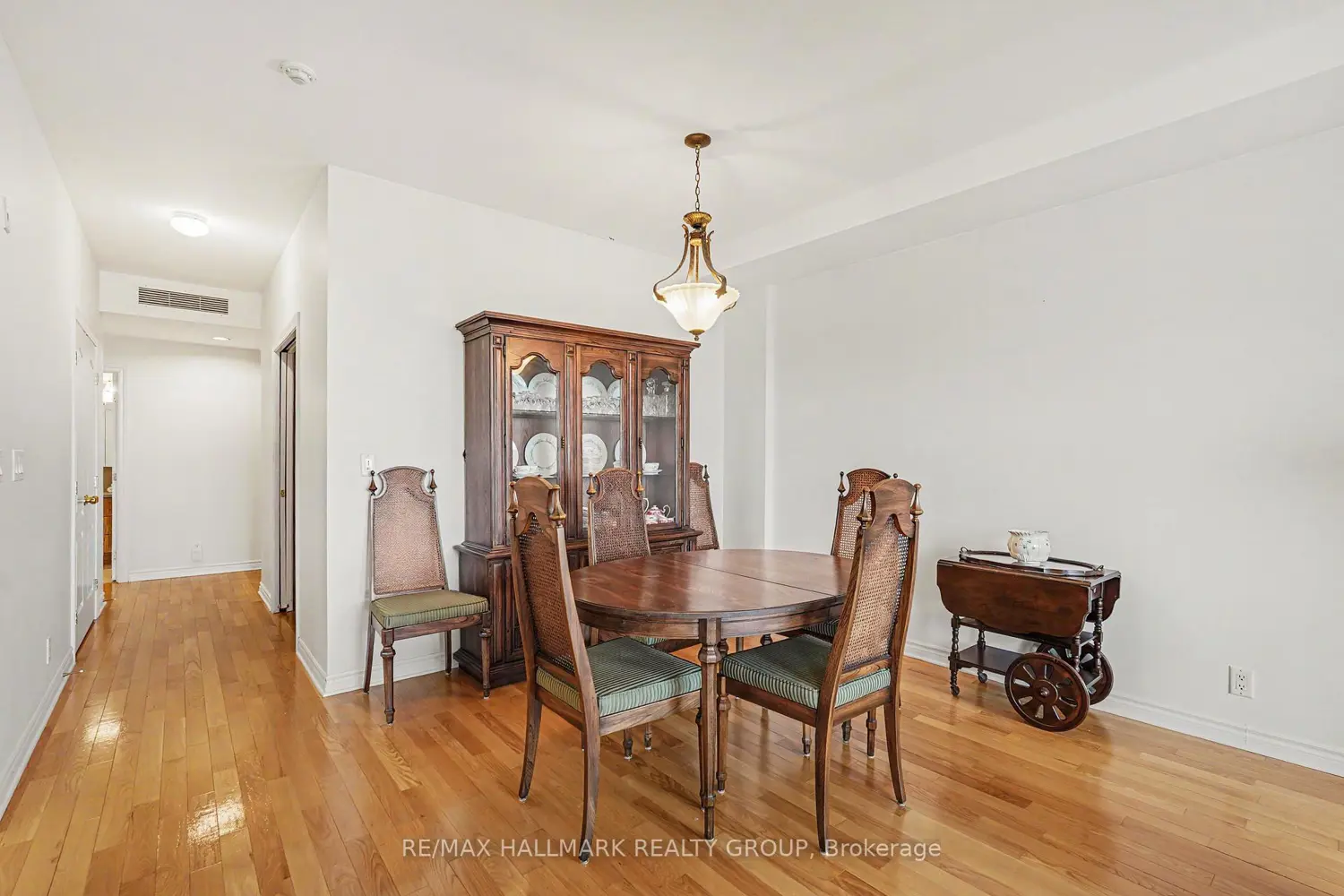 136 Darlington Private 702 photo 4