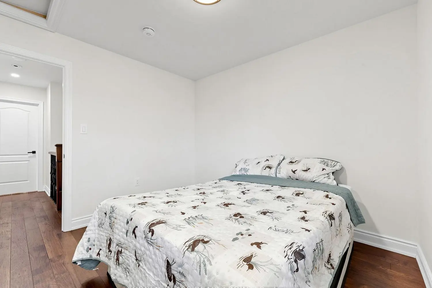 Additional image 8 of 1638 Norwill Crescent