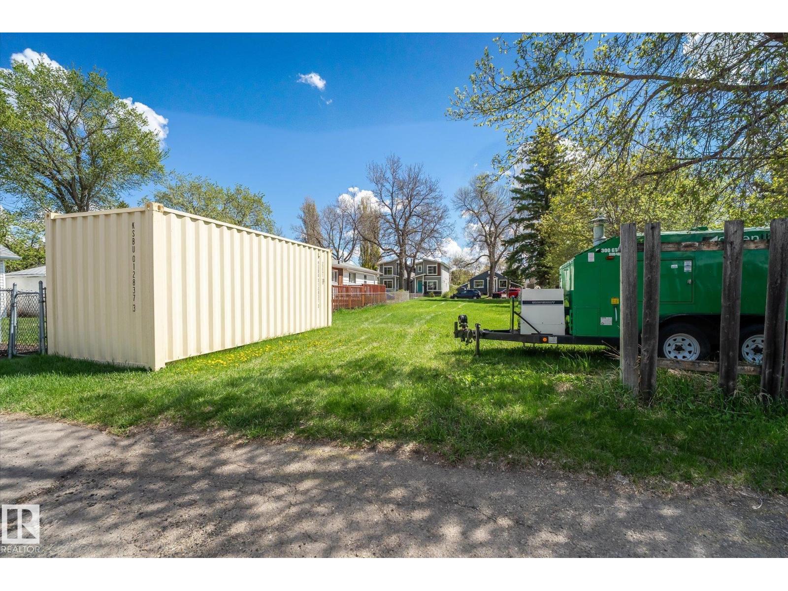 Additional image 4 of 12122 45 Street NW, Edmonton, AB, T5W2V1