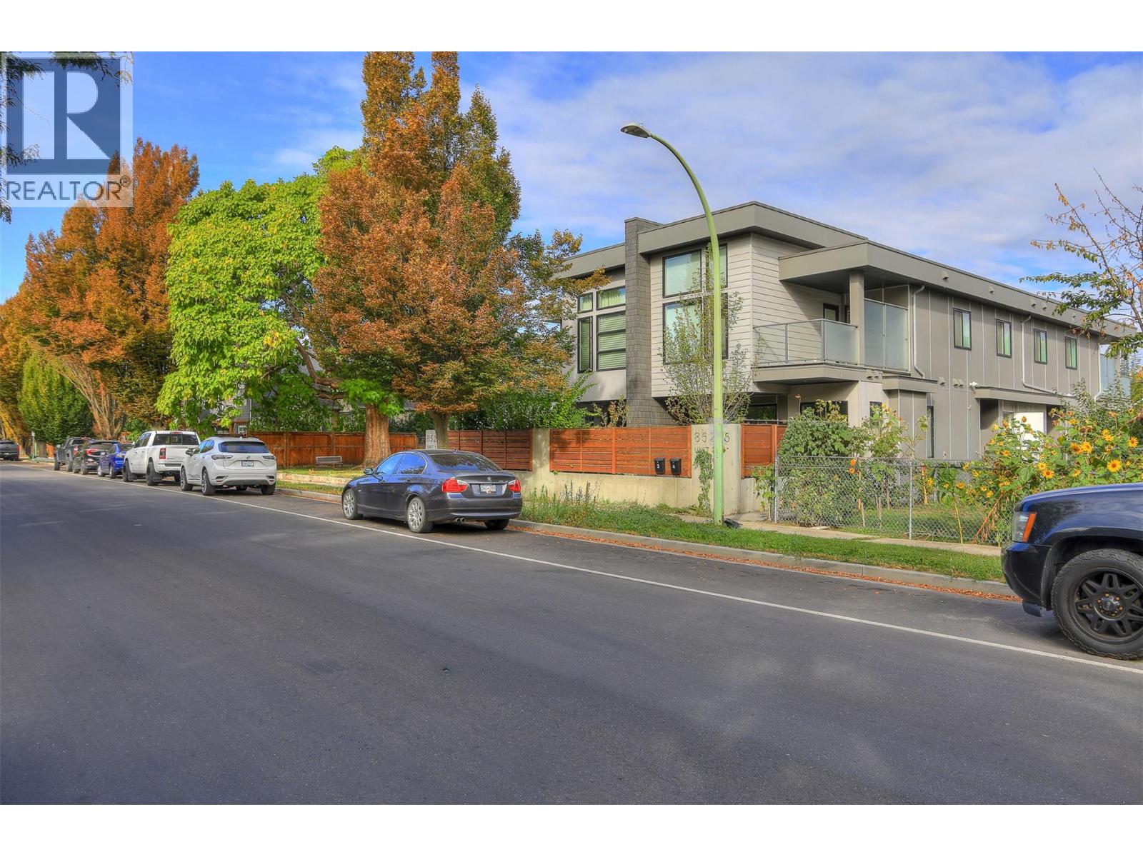 Additional image 4 of 2-852 Stockwell Avenue, Kelowna, BC, V1Y6V9