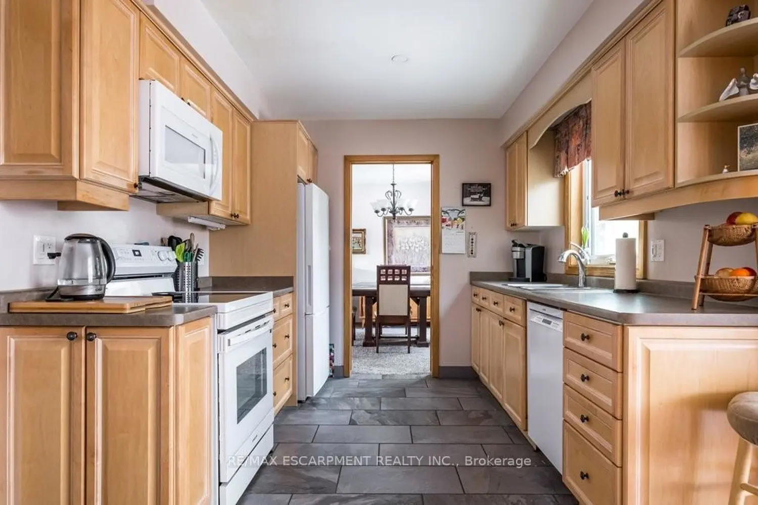 Additional image 5 of 19 Chateau Court