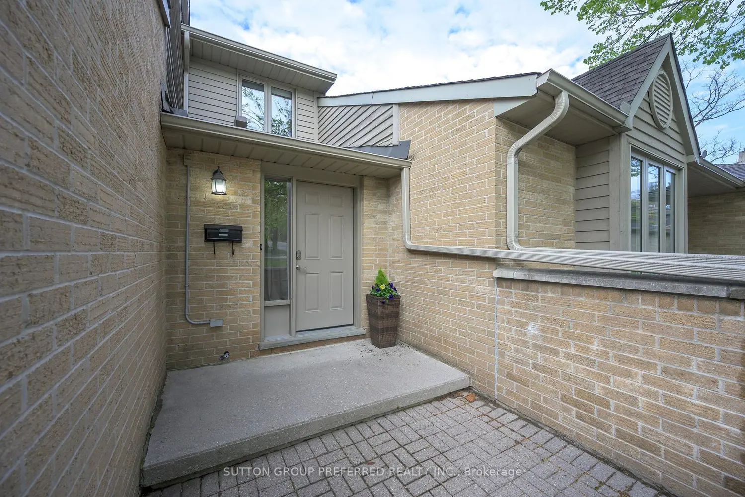 Additional image 3 of 1500 Richmond Street 125
