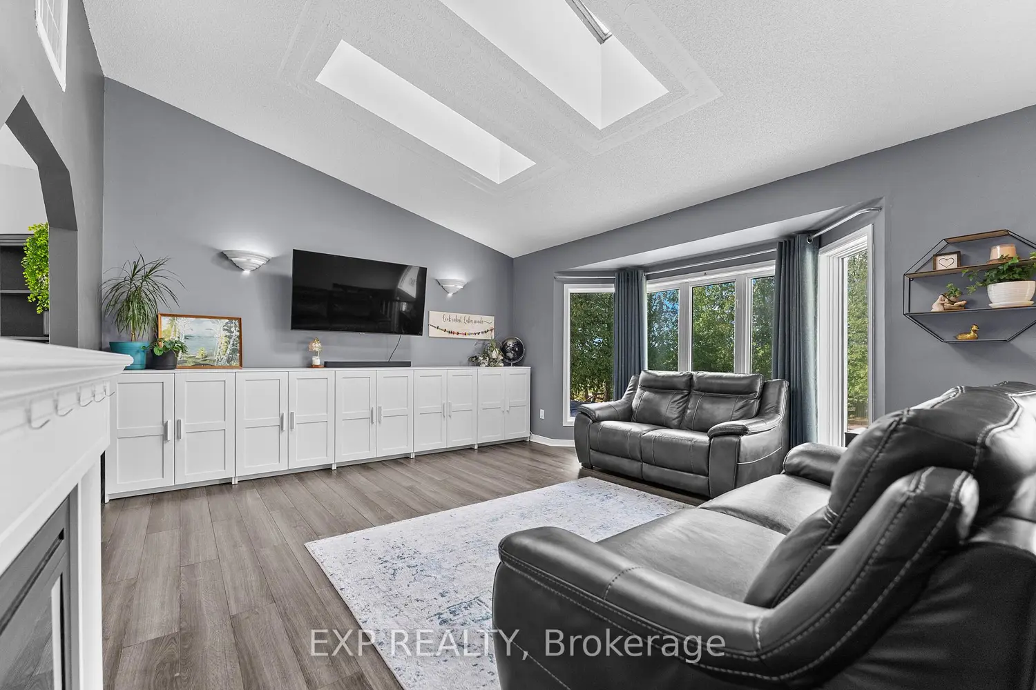 1348 Scheel Drive photo 3