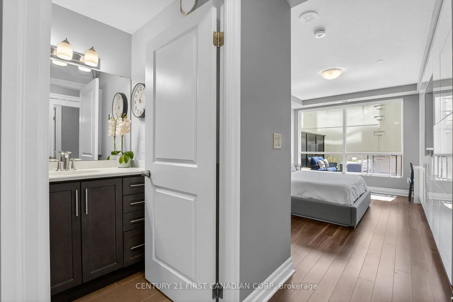 Additional image 6 of 260 Villagewalk Boulevard 208